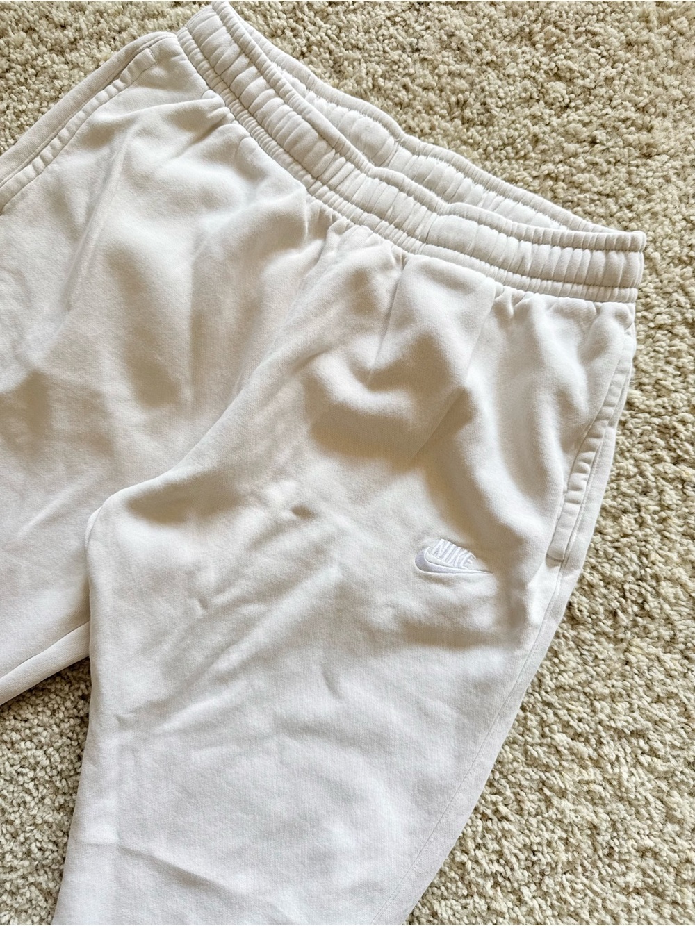 Nike Women’s Jogger Sweatpants Beige Cream Fleece Lined Size M Pull On
